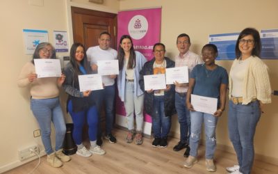 Personas migrantes adquieren habilidades digitales en Vigo