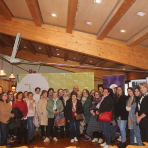 Encuentro de las personas participantes del proyecto Clic contra la soledad no deseada con la Valedora do Pobo