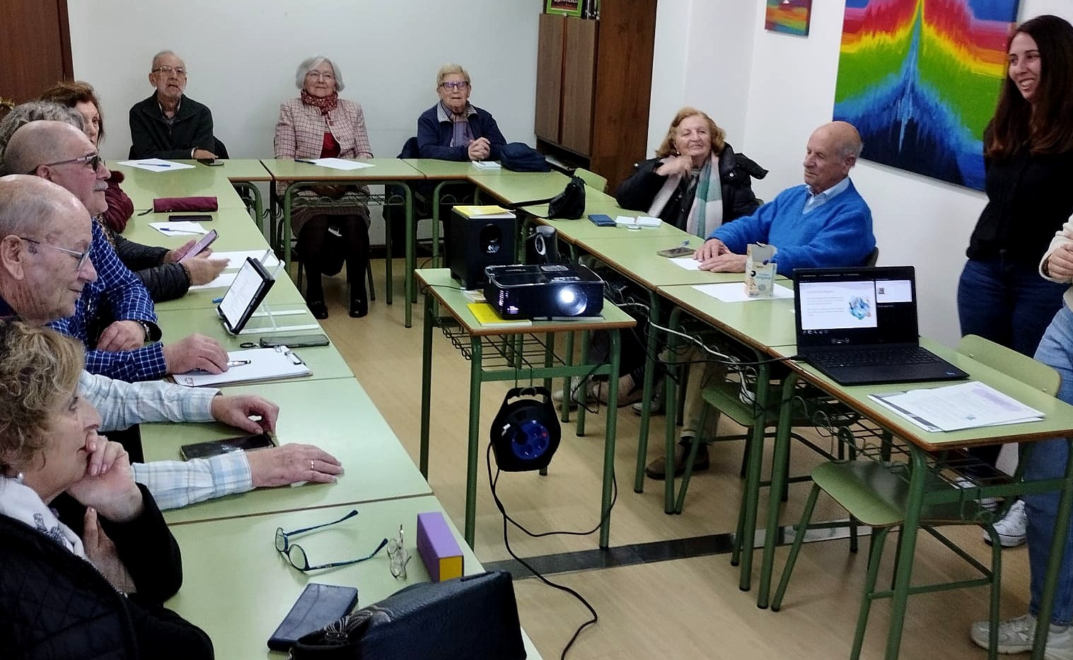 Conecta Mayores: Inteligencia artificial e intercambio generacional en Vigo