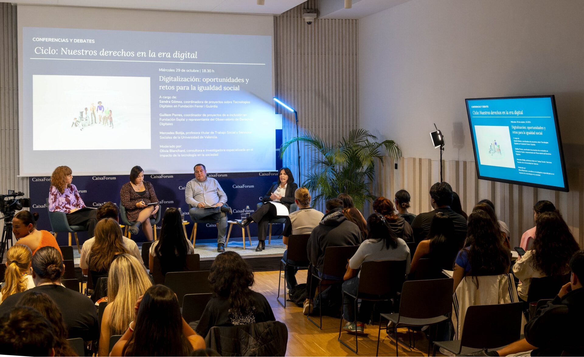 Participamos en la mesa redonda  Digitalización: oportunidades y retos para la igualdad social