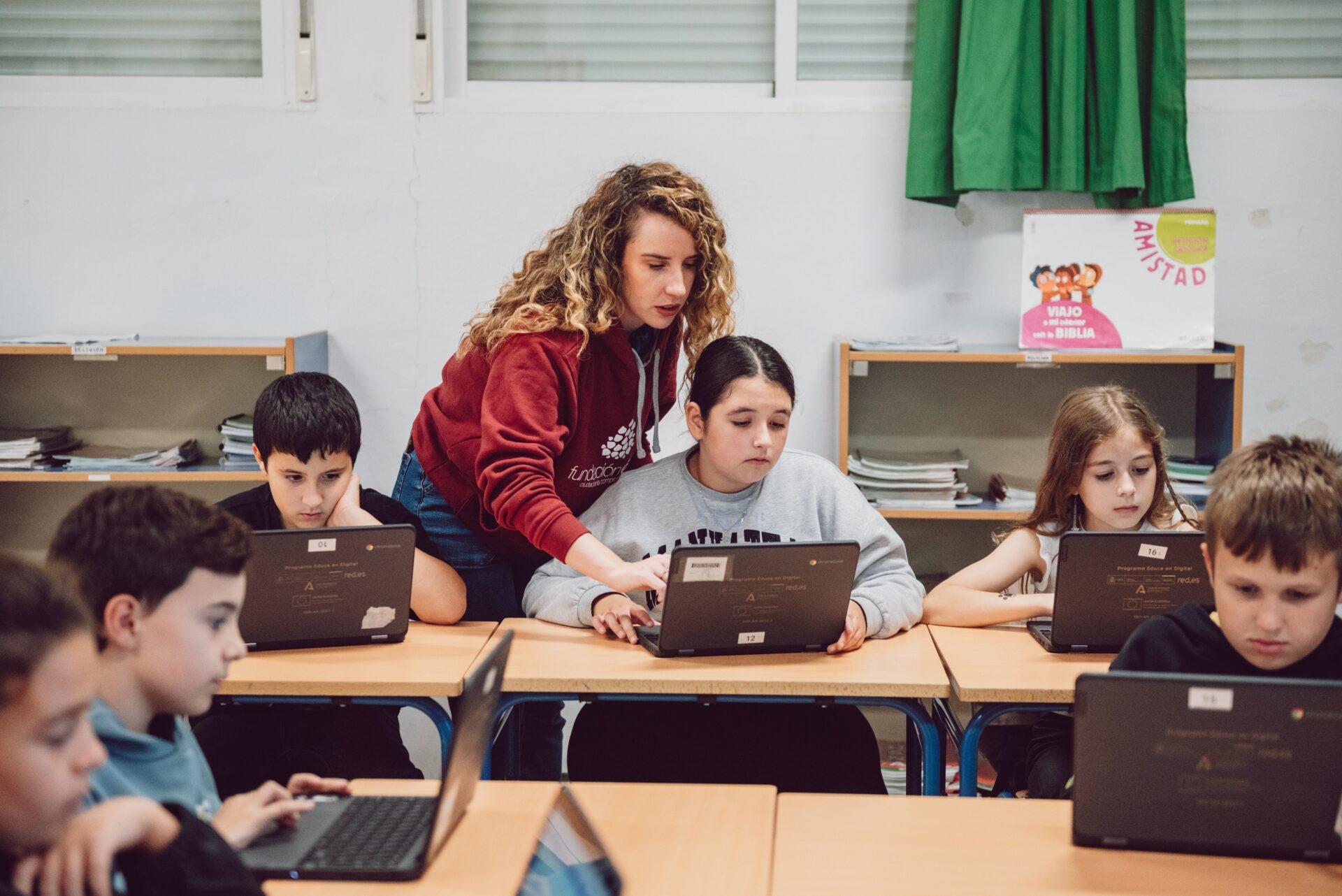 Infancia y entornos digitales:    más capacitación, más acompañamiento, valores y sentido criterio