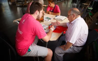 Conecta Mayores en Galicia: cuando jóvenes y mayores aprenden juntos