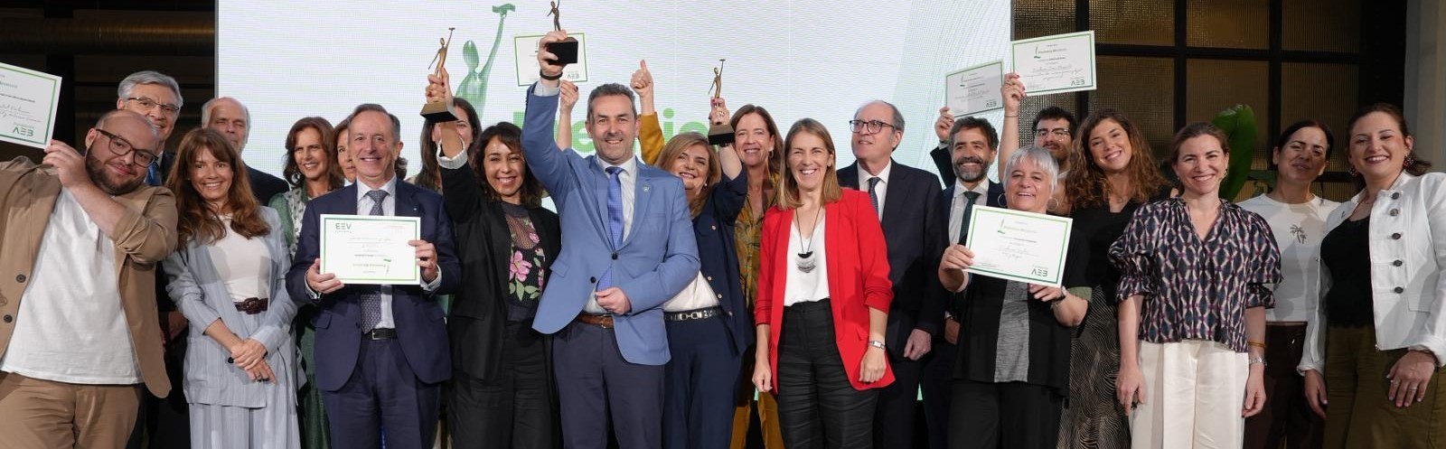 TIC y Mayores, finalista en los Premios Alcanza 2026